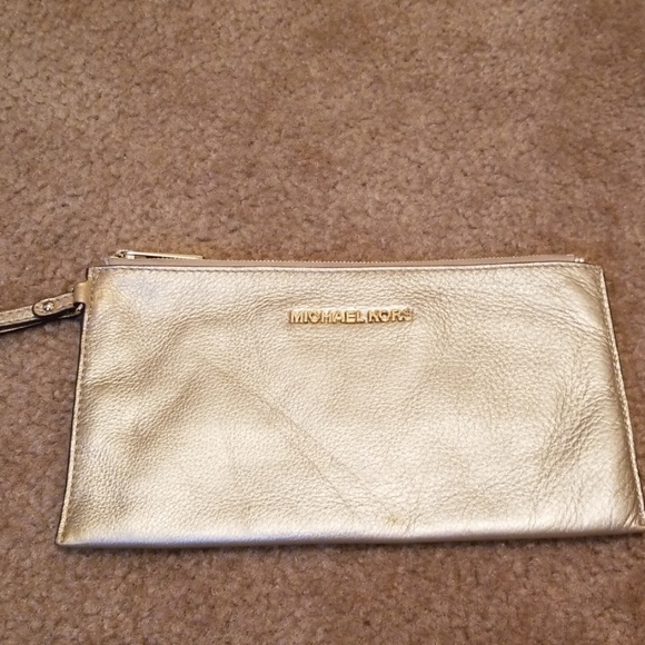 Michael Kors wristlet - Picture 1 of 8